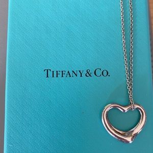 🛍Tiffany & Co. silver heart necklace🛍